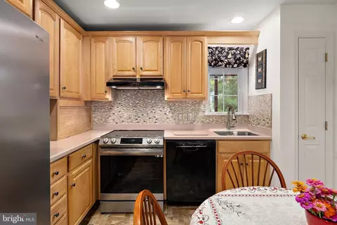 Kitchen - 3 Links Ln, Berlin, MD 21811 photo 5 of 6
