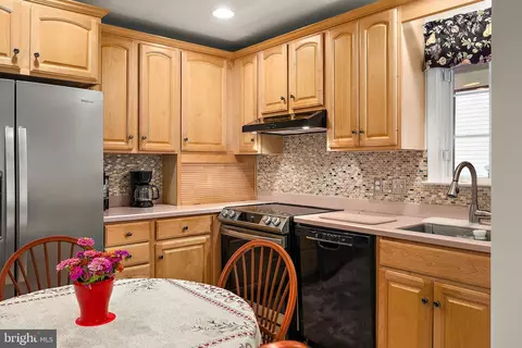 Kitchen - 3 Links Ln, Berlin, MD 21811 photo 3 of 6