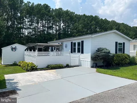 8220 Skipjack Dr, Berlin, MD 21811 photo 2