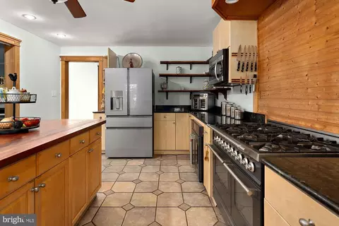 Kitchen - 407 S Main St, Berlin, MD 21811 photo 6 of 12