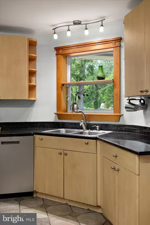 Kitchen - 407 S Main St, Berlin, MD 21811 photo 11 of 12
