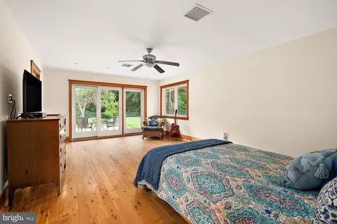 Bedroom - 407 S Main St, Berlin, MD 21811 photo 3 of 8