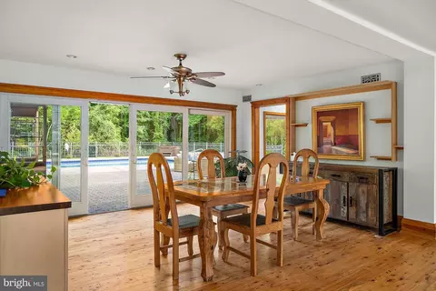 Dining - 407 S Main St, Berlin, MD 21811 photo 2 of 3