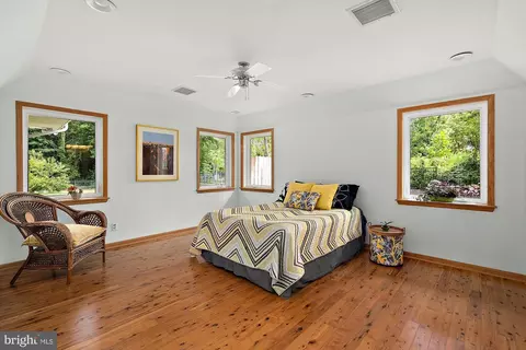 Bedroom - 407 S Main St, Berlin, MD 21811 photo 5 of 8