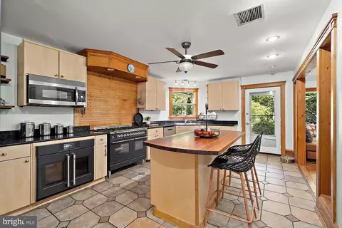 Kitchen - 407 S Main St, Berlin, MD 21811 photo 3 of 12