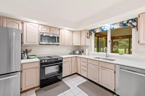 Kitchen - 60 Drawbridge Rd, Ocean Pines, MD 21811 photo 5 of 6