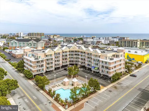 104 125th St #203, Ocean City, MD 21842