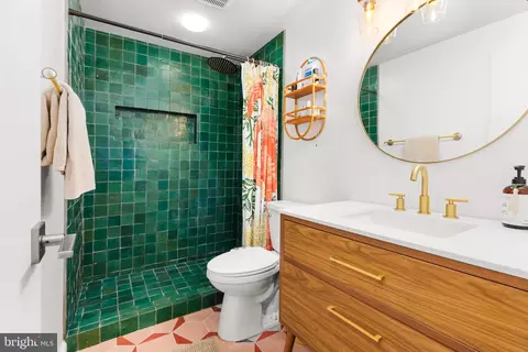Bath - 202 Ocean Pkwy, Berlin, MD 21811 photo 2 of 2