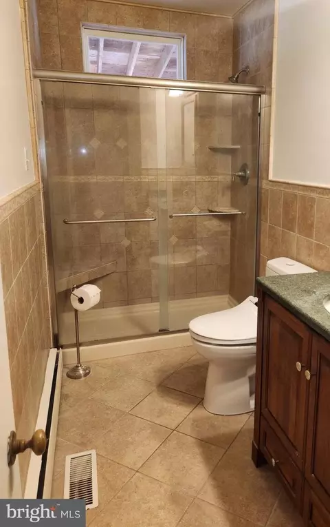 Bath - 330 Williams St, Berlin, MD 21811 photo 1 of 3