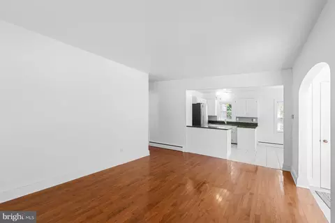 Living - 330 Williams St, Berlin, MD 21811 photo 3 of 3