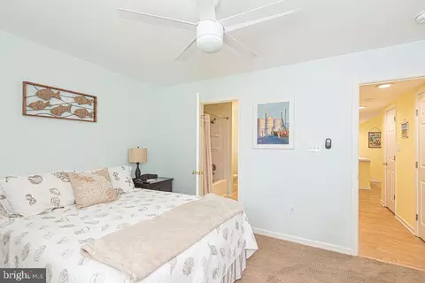 Bedroom - 70 Camelot Cir, Ocean Pines, MD 21811 photo 3 of 8