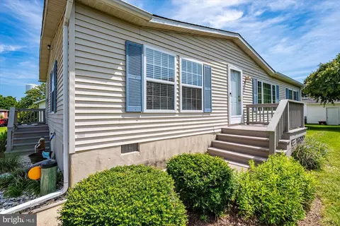 14 E Wind Dr, Berlin, MD 21811