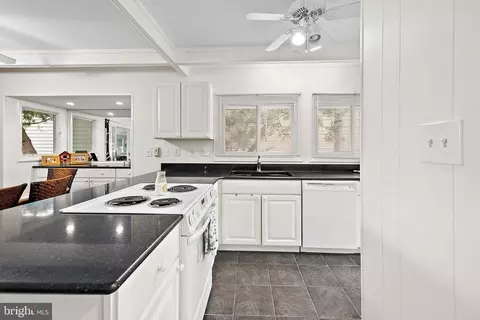 Kitchen - 6 Harborview Dr, Ocean Pines, MD 21811 photo 3 of 4