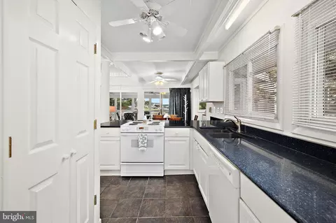 Kitchen - 6 Harborview Dr, Ocean Pines, MD 21811 photo 4 of 4