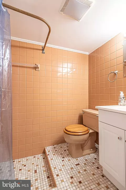 Bath - 10614 Flower St, Berlin, MD 21811 photo 4 of 5