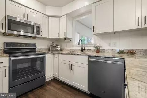 Kitchen - 9 Holly Ct, Berlin, MD 21811 photo 1 of 2