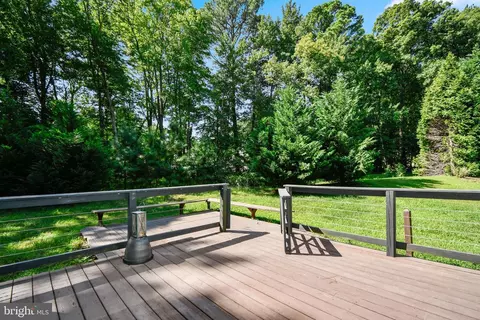 Exterior - 9 Holly Ct, Berlin, MD 21811 photo 2 of 9
