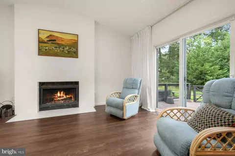 Living - 9 Holly Ct, Berlin, MD 21811 photo 1 of 4