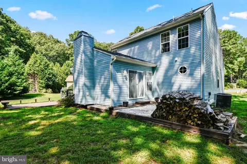 Exterior - 9 Holly Ct, Berlin, MD 21811 photo 8 of 9