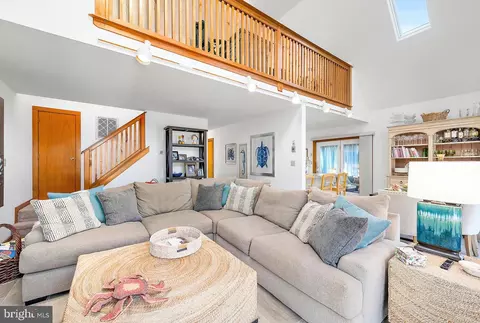 Living - 12 Cove Ln, Ocean Pines, MD 21811 photo 2 of 4