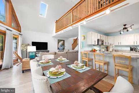 Dining - 12 Cove Ln, Ocean Pines, MD 21811 photo 4 of 5