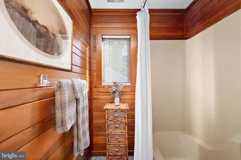 Bath - 12 Cove Ln, Ocean Pines, MD 21811 photo 4 of 5