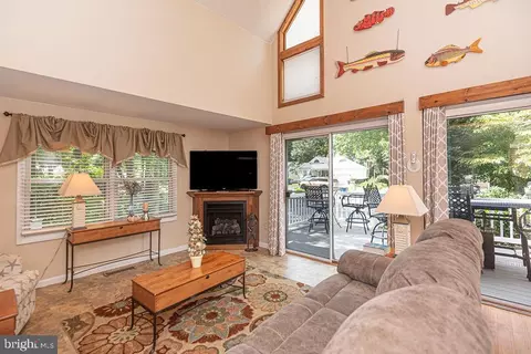 Living - 17 King Richard Rd, Ocean Pines, MD 21811 photo 2 of 2