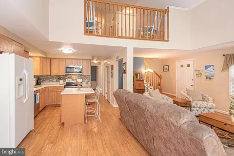 Entry Way - 17 King Richard Rd, Ocean Pines, MD 21811 photo 3 of 10