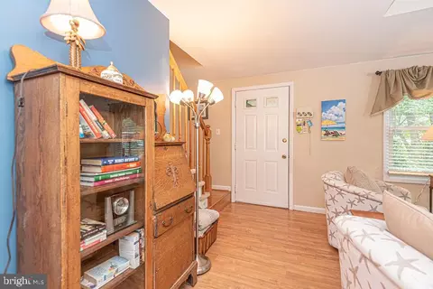 Entry Way - 17 King Richard Rd, Ocean Pines, MD 21811 photo 2 of 10