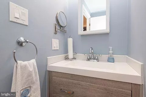 Bath - 17 King Richard Rd, Ocean Pines, MD 21811 photo 4 of 5