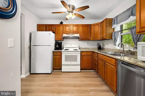 Kitchen - 270 Windjammer Rd, Ocean Pines, MD 21811 photo 4 of 4