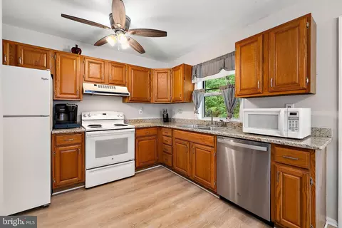 Kitchen - 270 Windjammer Rd, Ocean Pines, MD 21811 photo 3 of 4