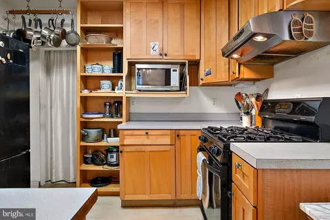 Kitchen - 5 Church St, Berlin, MD 21811 photo 2 of 6