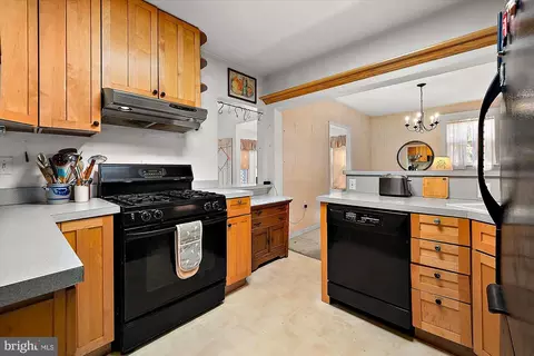 Kitchen - 5 Church St, Berlin, MD 21811 photo 5 of 6