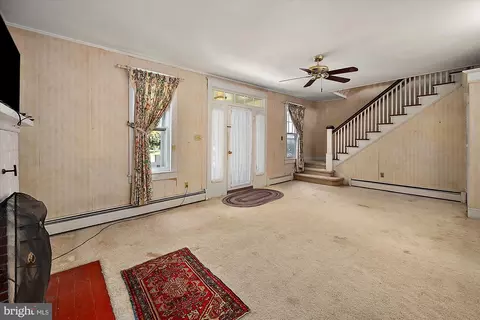 Living - 5 Church St, Berlin, MD 21811 photo 8 of 8
