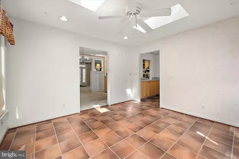 Entry Way - 5 Church St, Berlin, MD 21811 photo 3 of 4