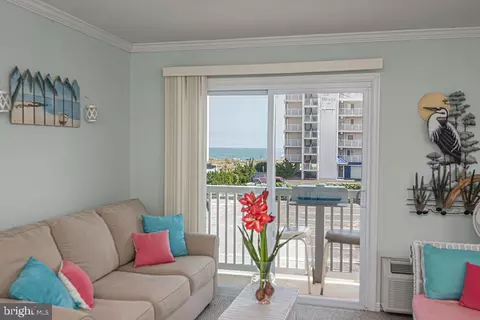 11 62nd St #308, Ocean City, MD 21842