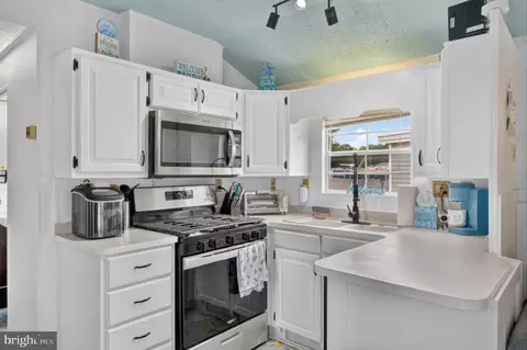 172 Ocean Oval Cir, Berlin, MD 21811 photo 7