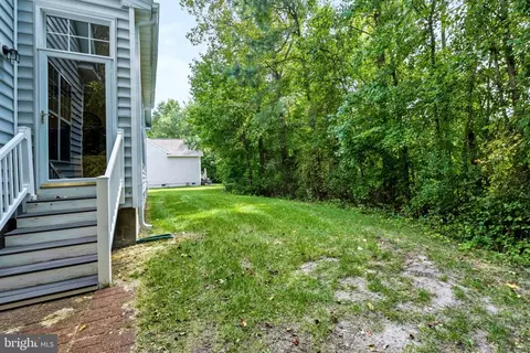 Exterior - 32 Easton Ave, Ocean Pines, MD 21811 photo 3 of 5