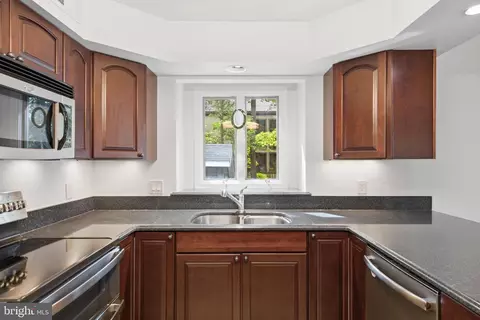 Kitchen - 7147 Chandler Dr, Berlin, MD 21811 photo 5 of 5
