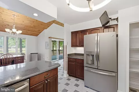 Kitchen - 7147 Chandler Dr, Berlin, MD 21811 photo 3 of 5