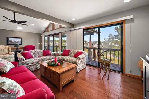 Living - 2 Beach Ct, Ocean Pines, MD 21811 photo 4 of 8