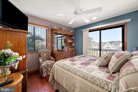 Bedroom - 2 Beach Ct, Ocean Pines, MD 21811 photo 2 of 8