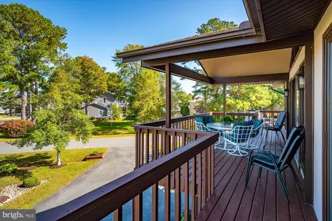 Exterior - 2 Beach Ct, Ocean Pines, MD 21811 photo 9 of 21
