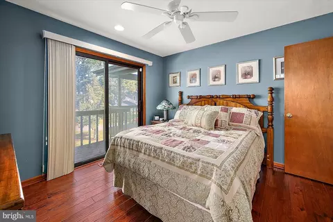 Bedroom - 2 Beach Ct, Ocean Pines, MD 21811 photo 1 of 8