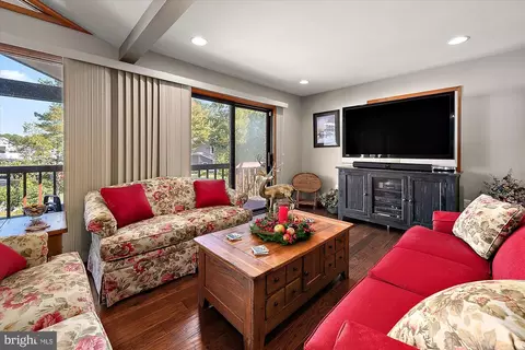 Living - 2 Beach Ct, Ocean Pines, MD 21811 photo 3 of 8