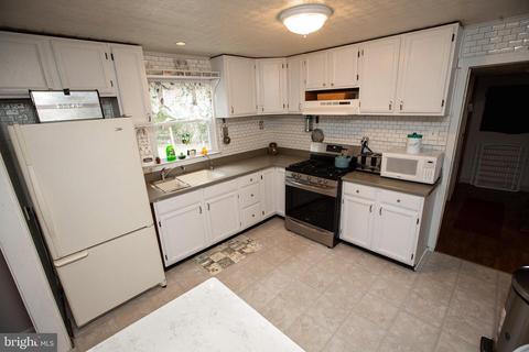 208 Braddock, Williamstown, NJ 08094 photo 17
