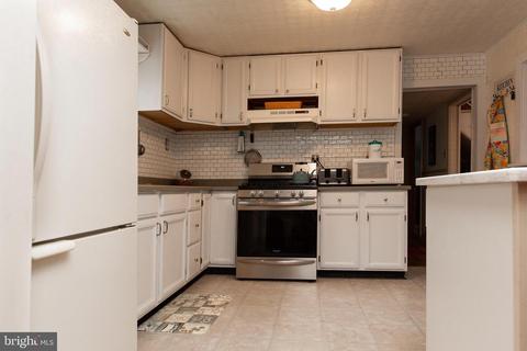 208 Braddock, Williamstown, NJ 08094 photo 19