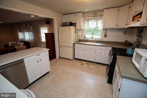 208 Braddock, Williamstown, NJ 08094 photo 16