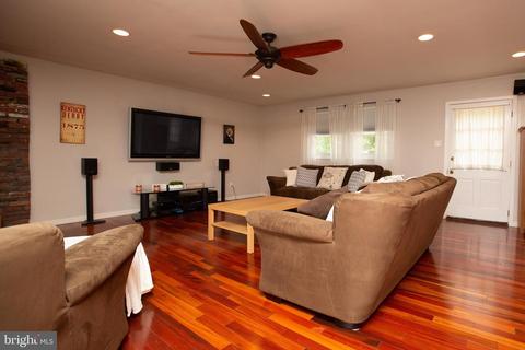 208 Braddock, Williamstown, NJ 08094 photo 5
